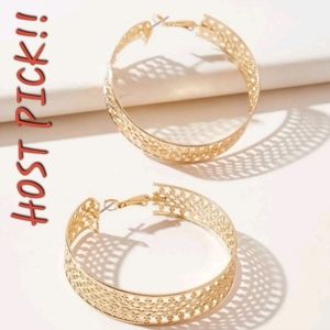 HP 🥳 NWT oversized hoop earrings 💛